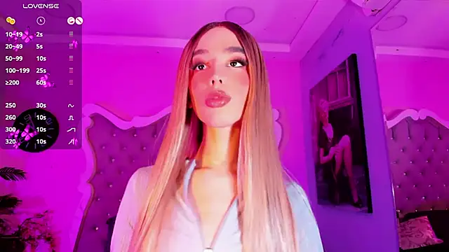 Snapshot of LeslieAmor1 chatting on November 22, 5:39 am LeslieAmor1 online show from November 22, 5:39 am