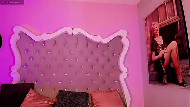 Snapshot of LeslieAmor1 chatting on November 23, 5:51 am LeslieAmor1 online show from November 23, 5:51 am