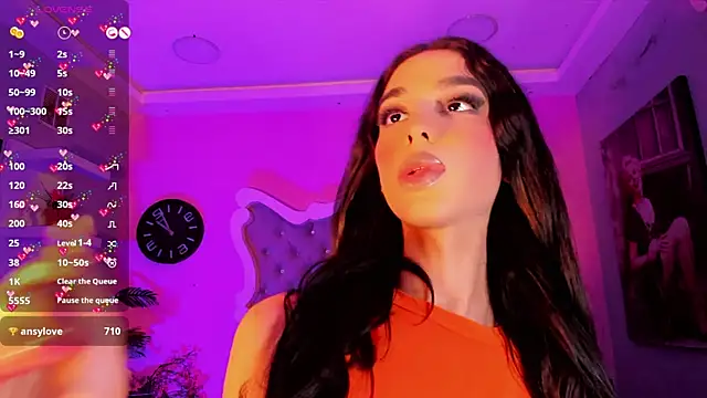 Snapshot of LeslieAmor1 chatting on November 24, 6:35 am LeslieAmor1 online show from November 24, 6:35 am