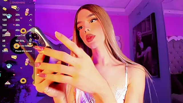 Snapshot of LeslieAmor1 chatting on November 29, 4:48 am LeslieAmor1 online show from November 29, 4:48 am