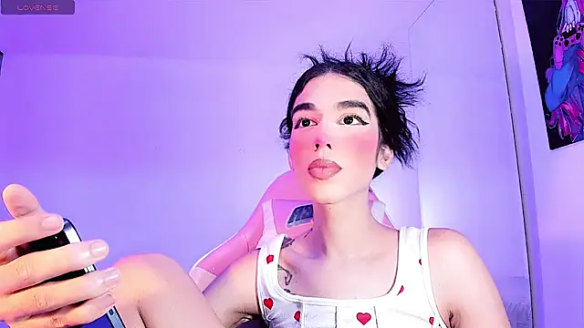 Snapshot of LeslieAmor1 chatting on December 14, 3:39 pm LeslieAmor1 online show from December 14, 3:39 pm