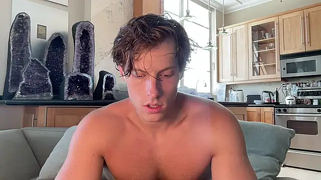 alex islivee online show from August 7, 8:00 pm