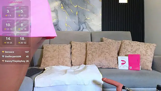 Snapshot of zendayavg chatting on November 21, 11:42 am zendayavg online show from November 21, 11:42 am