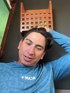 algila08 online show from April 12, 11:32 pm