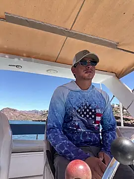 algila08 online show from April 27, 6:06 pm