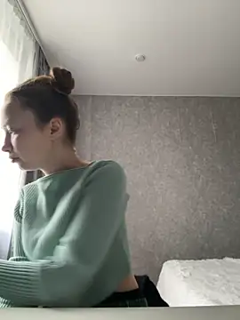 Snapshot of Holy_Poly chatting on December 2, 8:19 am Holy Poly online show from December 2, 8:19 am