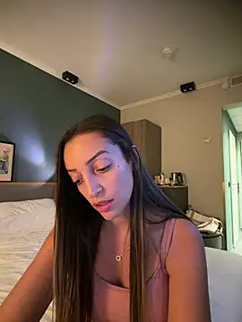 BelleRune online show from July 25, 6:27 pm