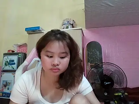 Snapshot of Lina8386 chatting on November 30, 11:42 pm Lina8386 online show from November 30, 11:42 pm