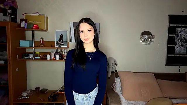 Snapshot of EmmaJonse chatting on November 23, 12:43 am EmmaJonse online show from November 23, 12:43 am