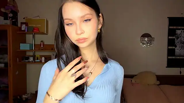 Snapshot of EmmaJonse chatting on November 25, 11:54 am EmmaJonse online show from November 25, 11:54 am