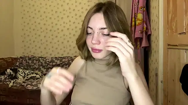 Snapshot of MelaineAytes chatting on November 24, 10:04 am MelaineAytes online show from November 24, 10:04 am