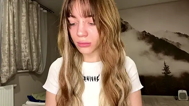 Snapshot of MelaineAytes chatting on December 14, 1:05 pm MelaineAytes online show from December 14, 1:05 pm