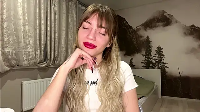 Snapshot of MelaineAytes chatting on December 15, 2:10 pm MelaineAytes online show from December 15, 2:10 pm