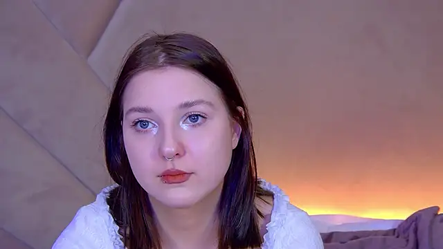 TinnaBurton online show from February 3, 5:07 pm