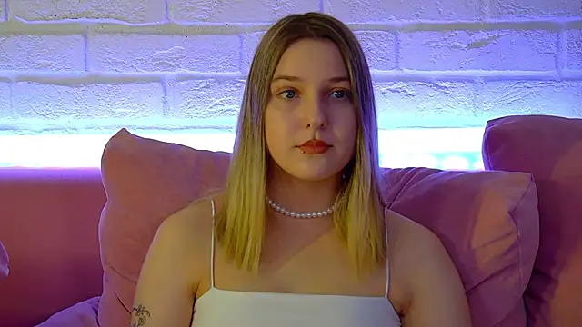 TinnaBurton online show from May 3, 4:24 pm