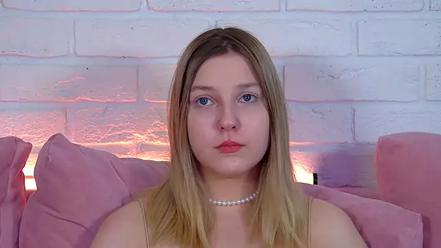 TinnaBurton online show from June 15, 4:09 pm