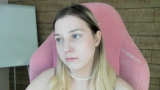 TinnaBurton online show from July 15, 4:23 pm