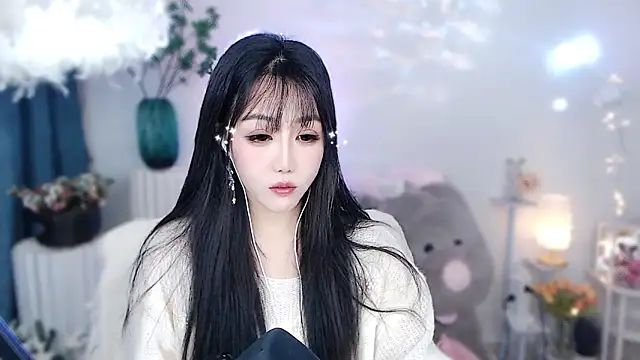 Snapshot of Laura_520 chatting on November 29, 5:54 am Laura 520 online show from November 29, 5:54 am