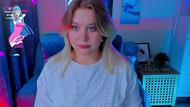 LouiseMous online show from December 3, 10:19 pm