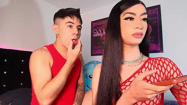 Snapshot of The_Sexy_Couple chatting on November 21, 4:00 am The Sexy Couple online show from November 21, 4:00 am