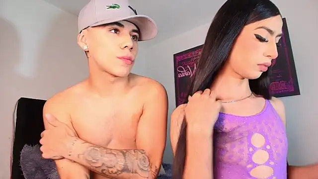 Snapshot of The_Sexy_Couple chatting on November 24, 3:06 am The Sexy Couple online show from November 24, 3:06 am