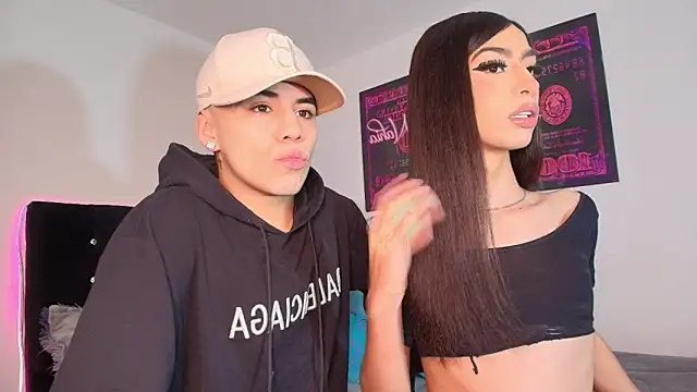 Snapshot of The_Sexy_Couple chatting on November 28, 5:21 am The Sexy Couple online show from November 28, 5:21 am