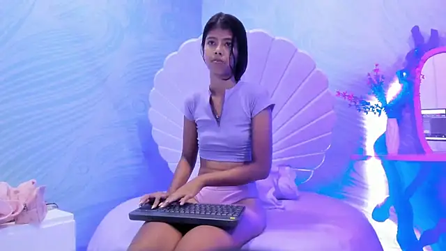 Snapshot of arietta_skinny chatting on November 27, 7:49 pm arietta skinny online show from November 27, 7:49 pm