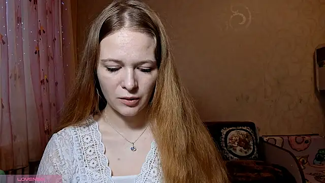 Snapshot of RomonaBustad chatting on November 27, 6:15 am RomonaBustad online show from November 27, 6:15 am