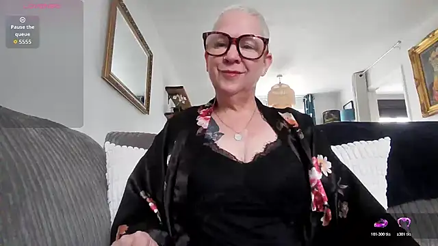 missyb x online show from March 17, 9:45 am