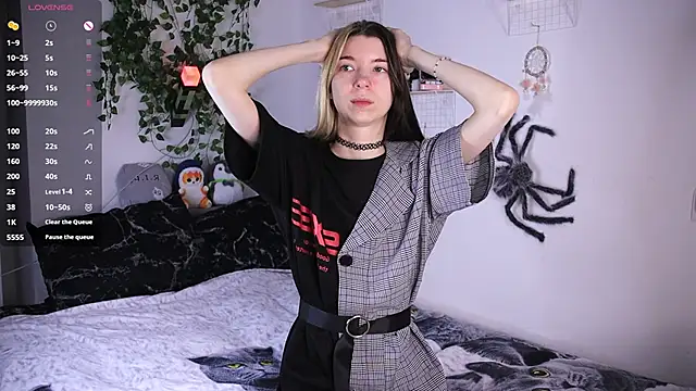 Emmie shy online show from November 23, 2:50 pm