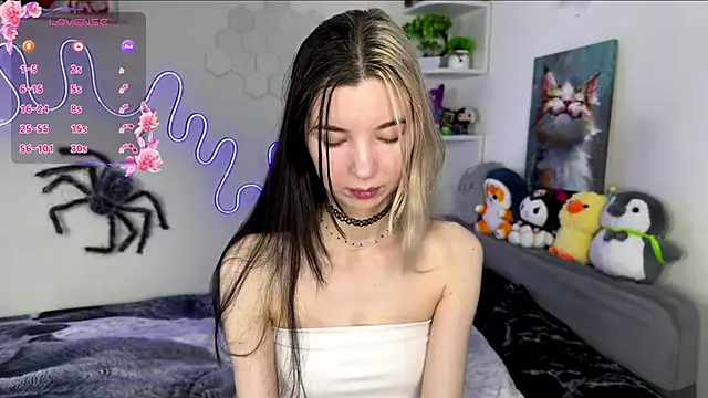 Emmie shy online show from May 18, 10:04 pm