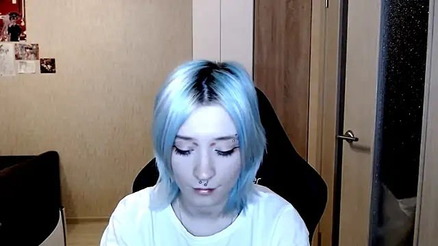 Snapshot of SophiaLur chatting on November 17, 3:51 pm SophiaLur online show from November 17, 3:51 pm