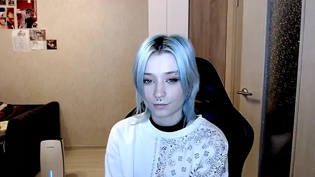 Snapshot of SophiaLur chatting on November 18, 3:38 pm SophiaLur online show from November 18, 3:38 pm