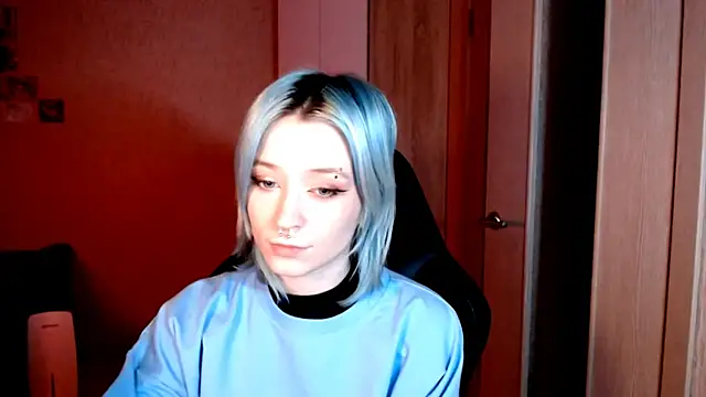 Snapshot of SophiaLur chatting on November 21, 3:54 pm SophiaLur online show from November 21, 3:54 pm