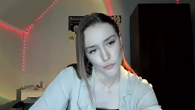 Snapshot of tinyglow chatting on December 4, 4:59 pm tinyglow online show from December 4, 4:59 pm