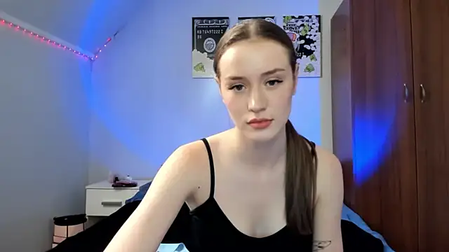 tinyglow online show from June 15, 8:55 pm
