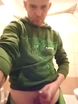 Snapshot of Motosz chatting on December 1, 5:40 pm Motosz online show from December 1, 5:40 pm