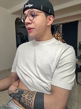 Snapshot of MarcoKostov chatting on November 21, 2:43 am MarcoKostov online show from November 21, 2:43 am