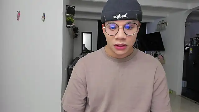 Snapshot of MarcoKostov chatting on November 26, 10:22 pm MarcoKostov online show from November 26, 10:22 pm