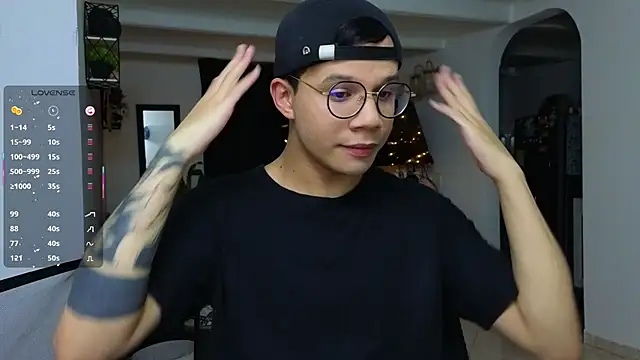 Snapshot of MarcoKostov chatting on December 14, 2:28 am MarcoKostov online show from December 14, 2:28 am