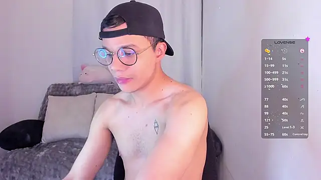 Snapshot of MarcoKostov chatting on December 14, 8:35 pm MarcoKostov online show from December 14, 8:35 pm