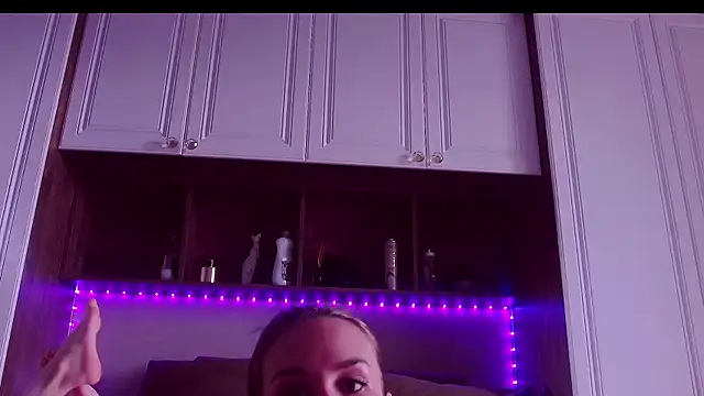 ArielEvans online show from July 29, 2:53 am
