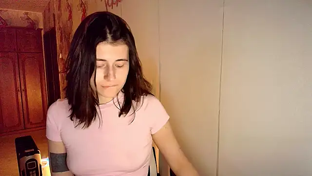 KristinaScott online show from February 4, 4:46 pm