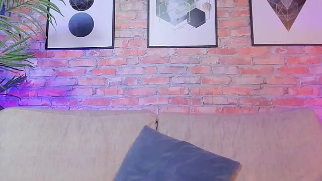 Chris Varden online show from December 17, 6:47 pm