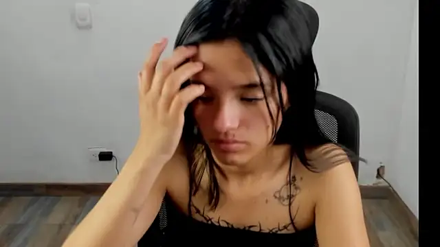 Candy  Girll18 online show from April 3, 12:08 am