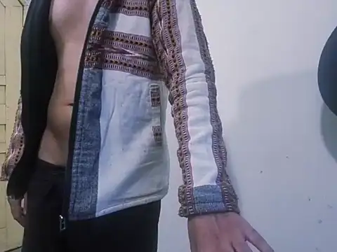 Snapshot of syndyc1 chatting on November 18, 2:10 pm syndyc1 online show from November 18, 2:10 pm