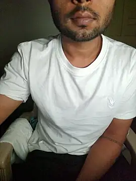 Snapshot of syndyc1 chatting on December 2, 7:03 am syndyc1 online show from December 2, 7:03 am