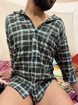 Snapshot of syndyc1 chatting on April 7, 8:48 am syndyc1 online show from April 7, 8:48 am