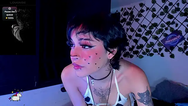 Anny Kiitty online show from May 18, 4:07 am