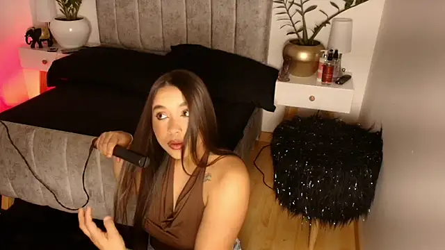 Lucy Carson online show from November 16, 1:44 am